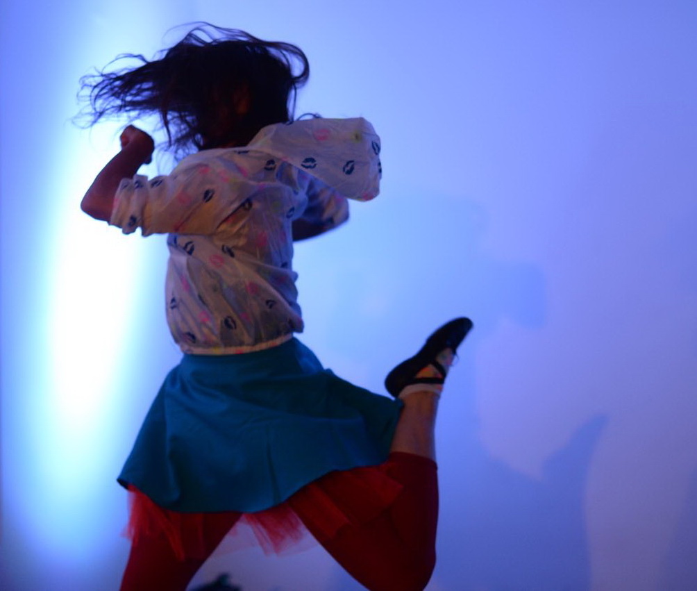 Erobere Raum und Zeit! Experimenteller Tanz für Kids 1